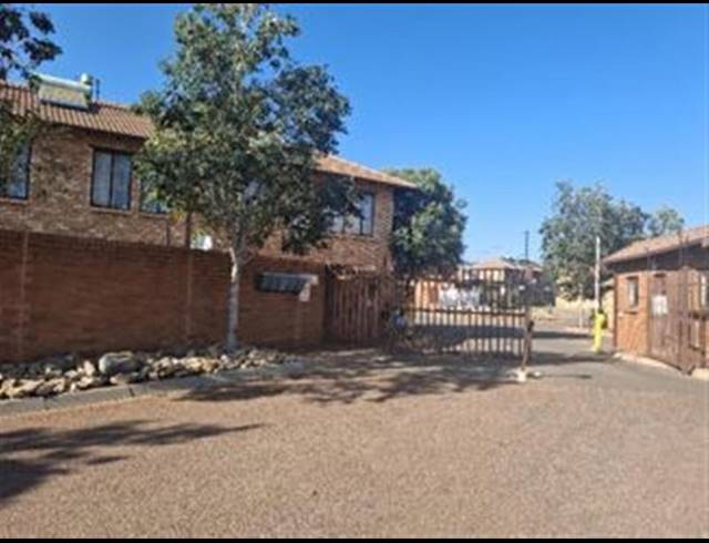 2 BEDROOM APARTMENT FOR SALE IN THE ORCHARDS